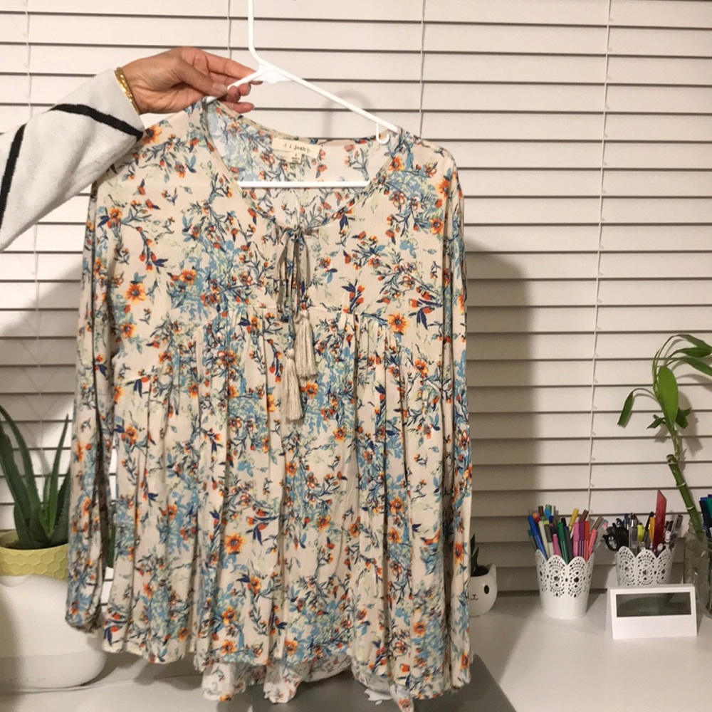 **CUTE** Flowery Shirt